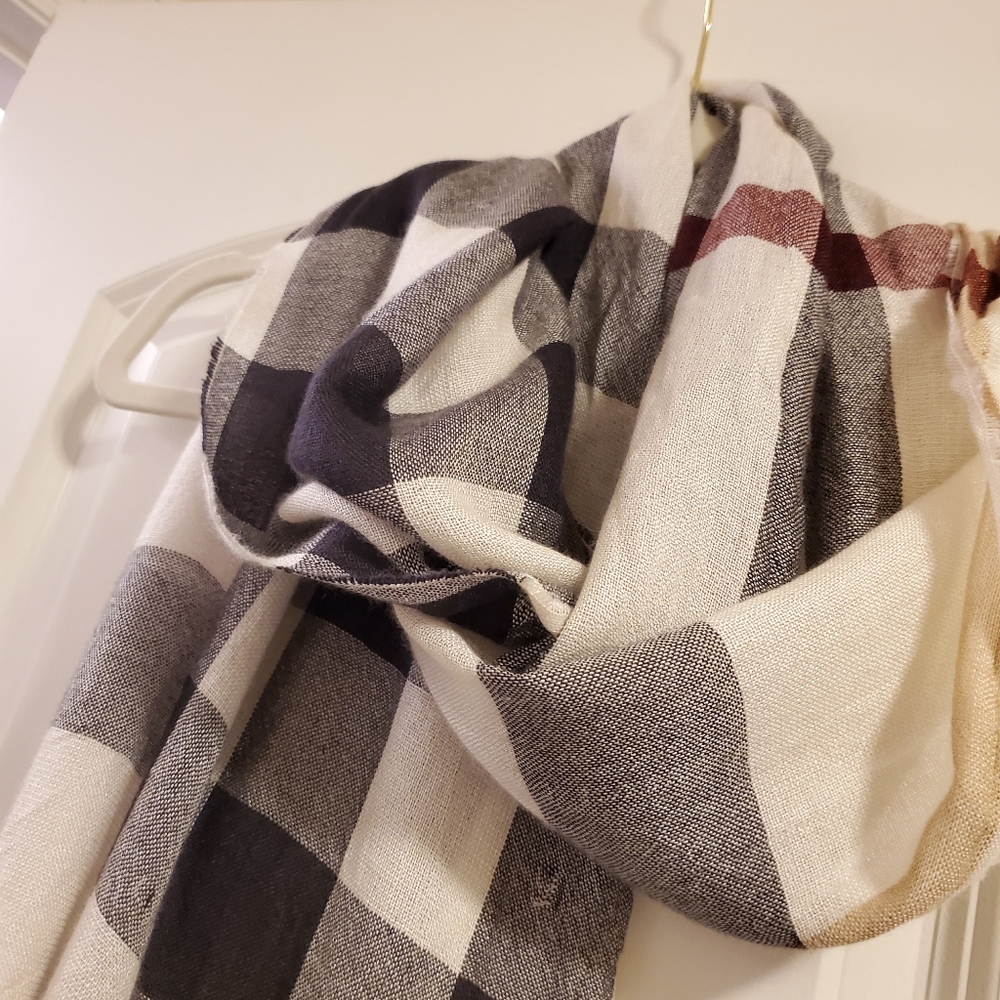 Burberry wool silk scarf